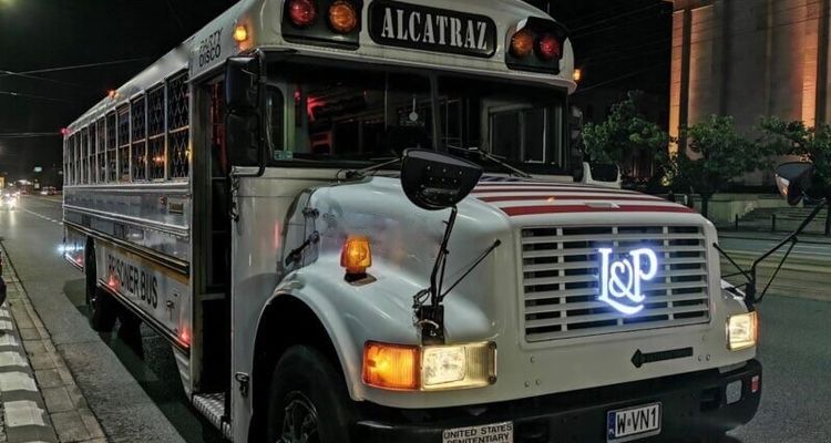 wiezienny-party-bus